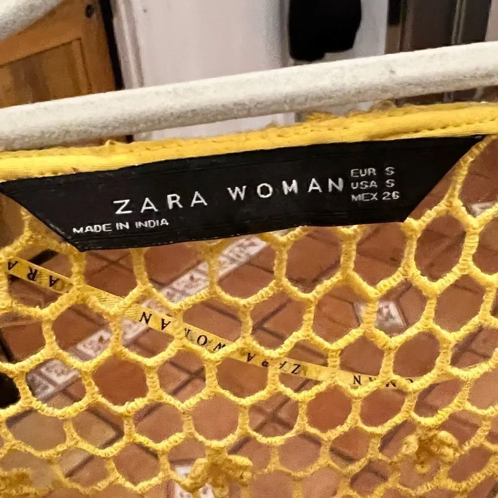 Zara womens net yellow top size S floral